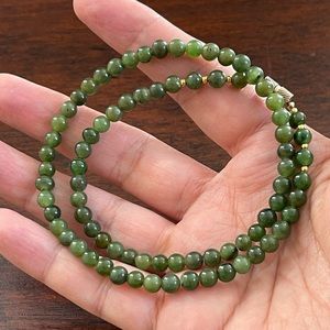 Spinach green nephrite jade bead gold tone necklace